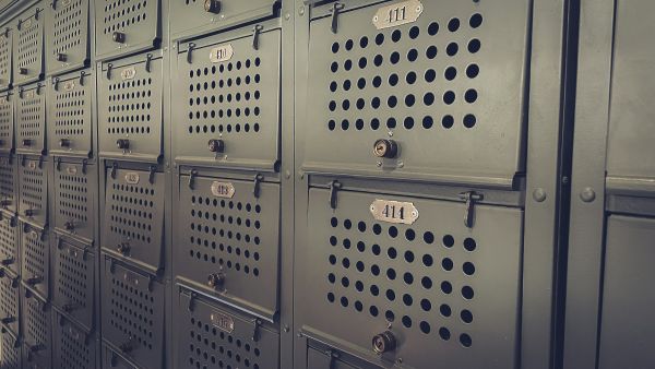 10 raisons de choisir un box de stockage professionnel sécurisé