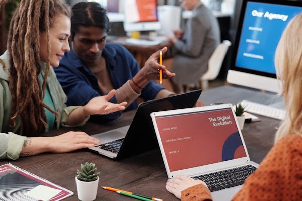 Maximisez votre impact grâce à une agence social média créative